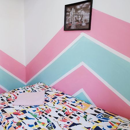 A Private Room For Backpacker Share Bathroom Брюксел Екстериор снимка