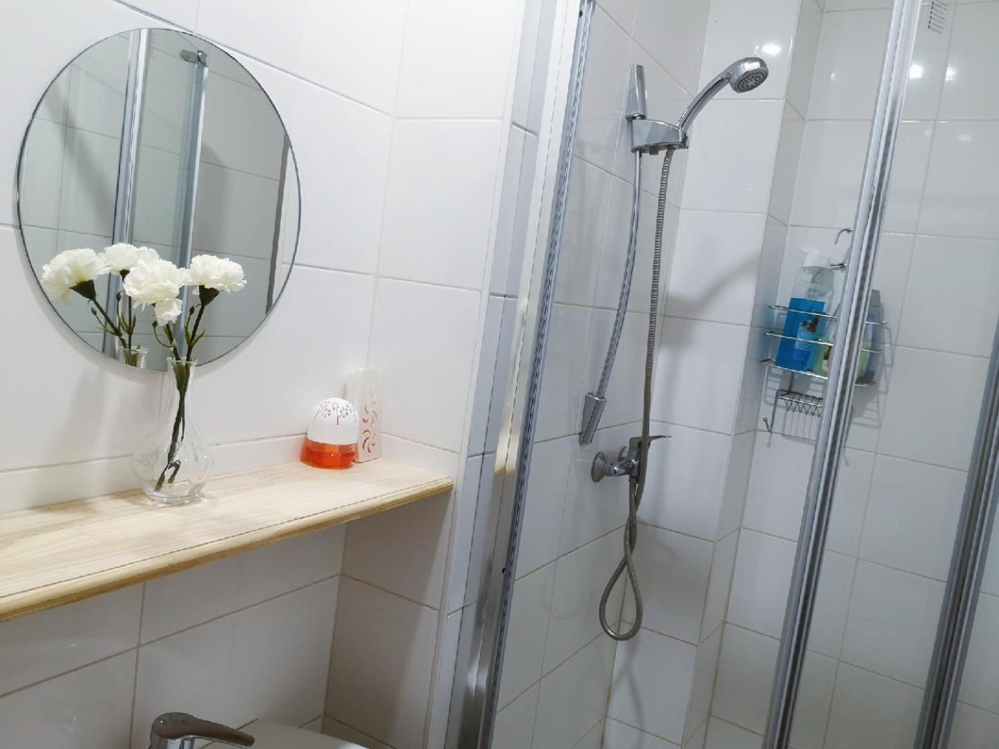 A Private Room For Backpacker Share Bathroom Брюксел Екстериор снимка