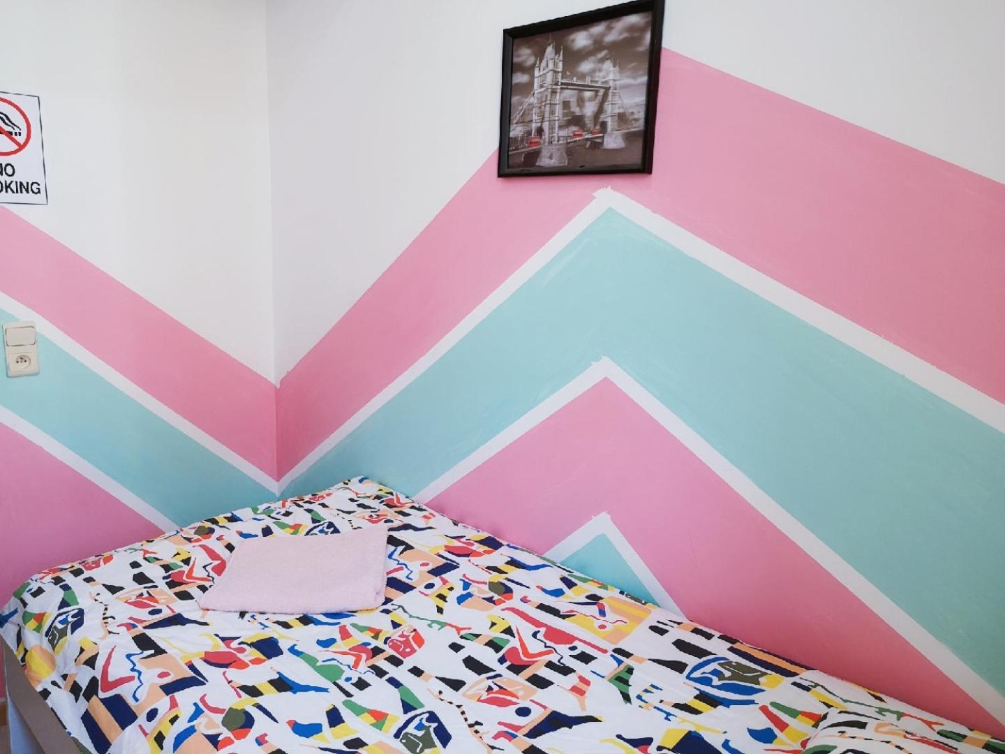 A Private Room For Backpacker Share Bathroom Брюксел Екстериор снимка
